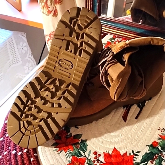 SALE...Vibram men's 6.5 or women's 8.5 boots in VGC, brown. - Picture 4 of 7